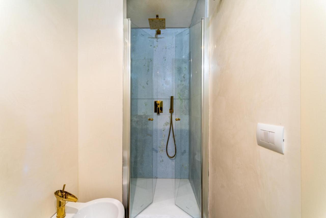 Riviere Private Rooms Alla Scala Milaan Buitenkant foto