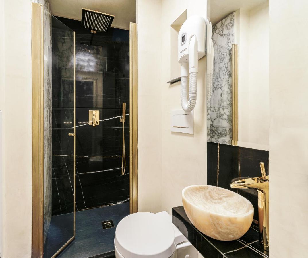 Riviere Private Rooms Alla Scala Milaan Buitenkant foto